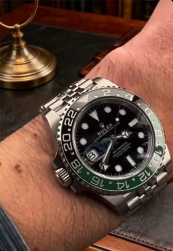 High End Replica Rolex GMT-Master M126720VTNR-0002 Men's Rolex Calibre 2836/2813 Hands and Markers Silver-tone photo review