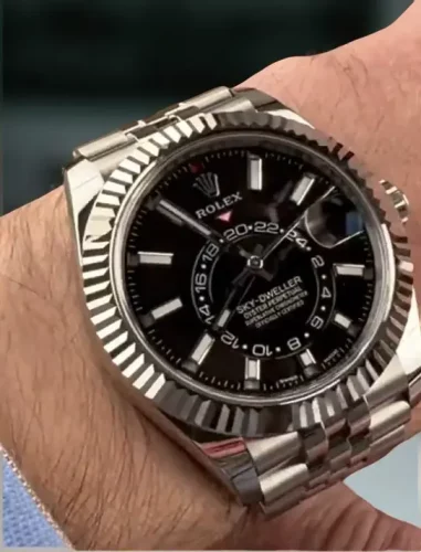 High End Replica Rolex Sky-dweller m326934-0005 Rolex Calibre 9015/Mingzhu Engine Men's Hands and Markers Black Dial photo review