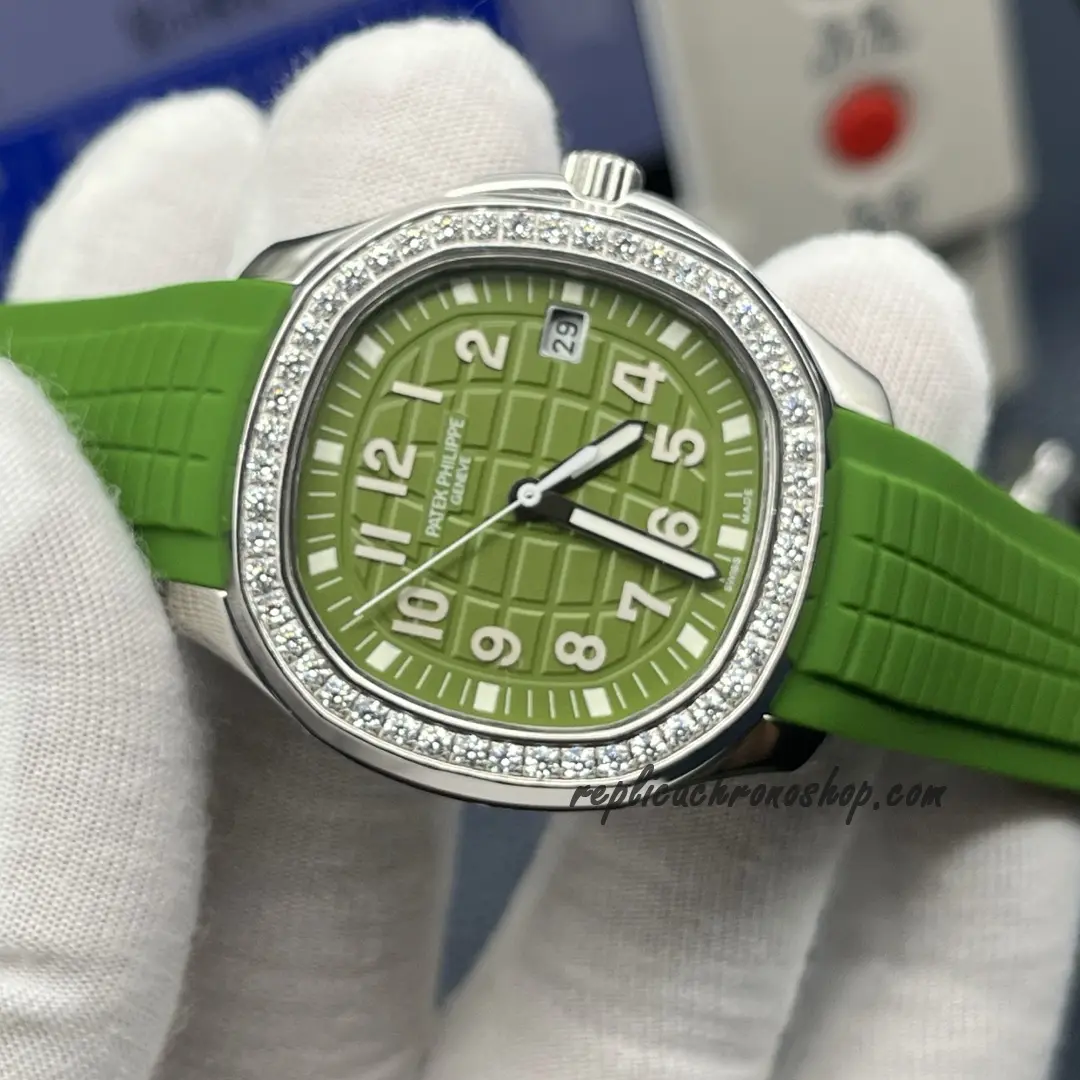 Replica Patek Philippe Aquanaut 5267/200A-011 Automatic Watch with Green Dial & Diamond Bezel - Image 5