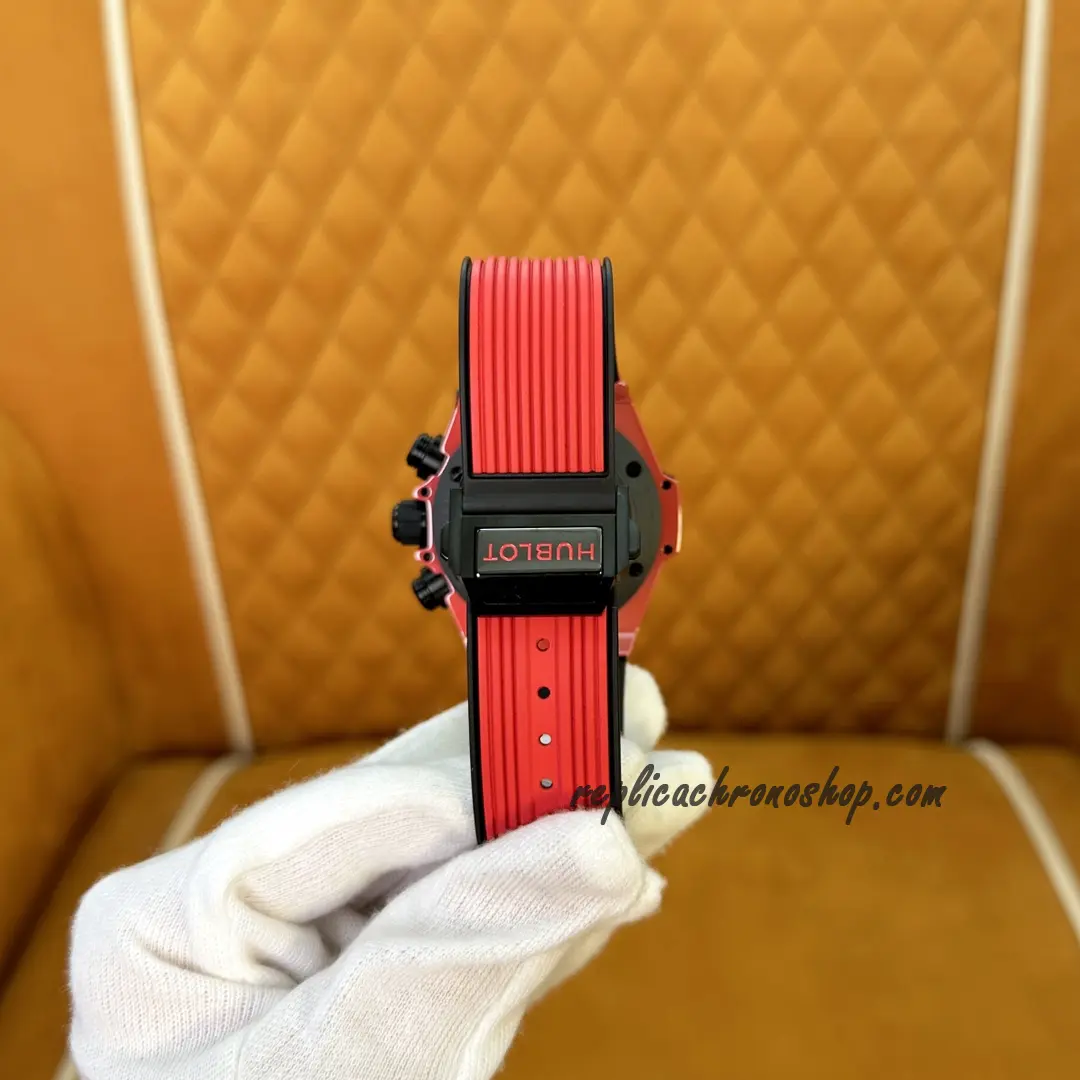 Wrist shot of Replica Hublot Big Bang Unico 411.CF.8513.RX on rubber strap