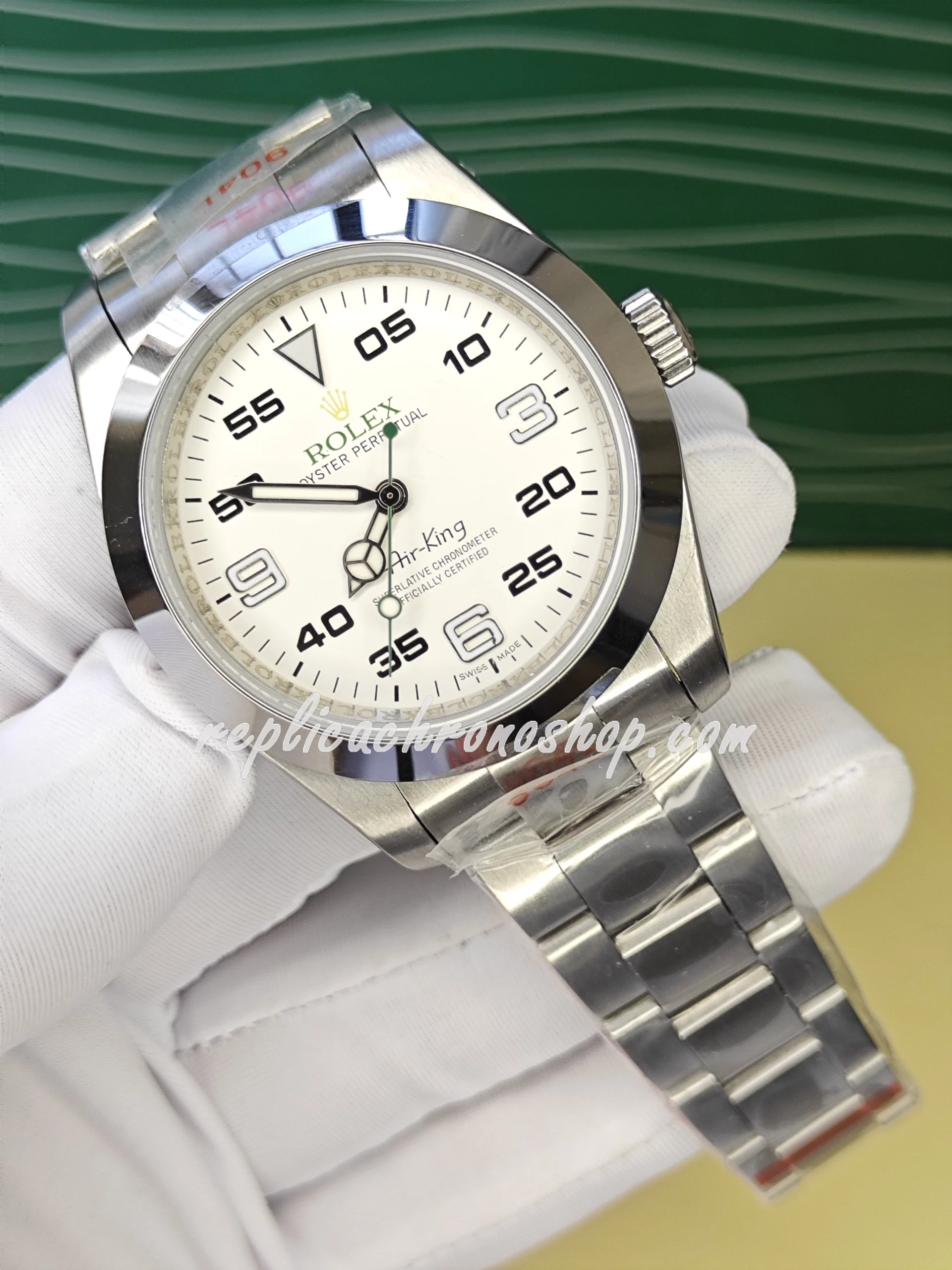 Replica Rolex Air-King 114200 – Elegant 34mm Stainless Steel Watch with White Dial & Sapphire Crystal - Image 2