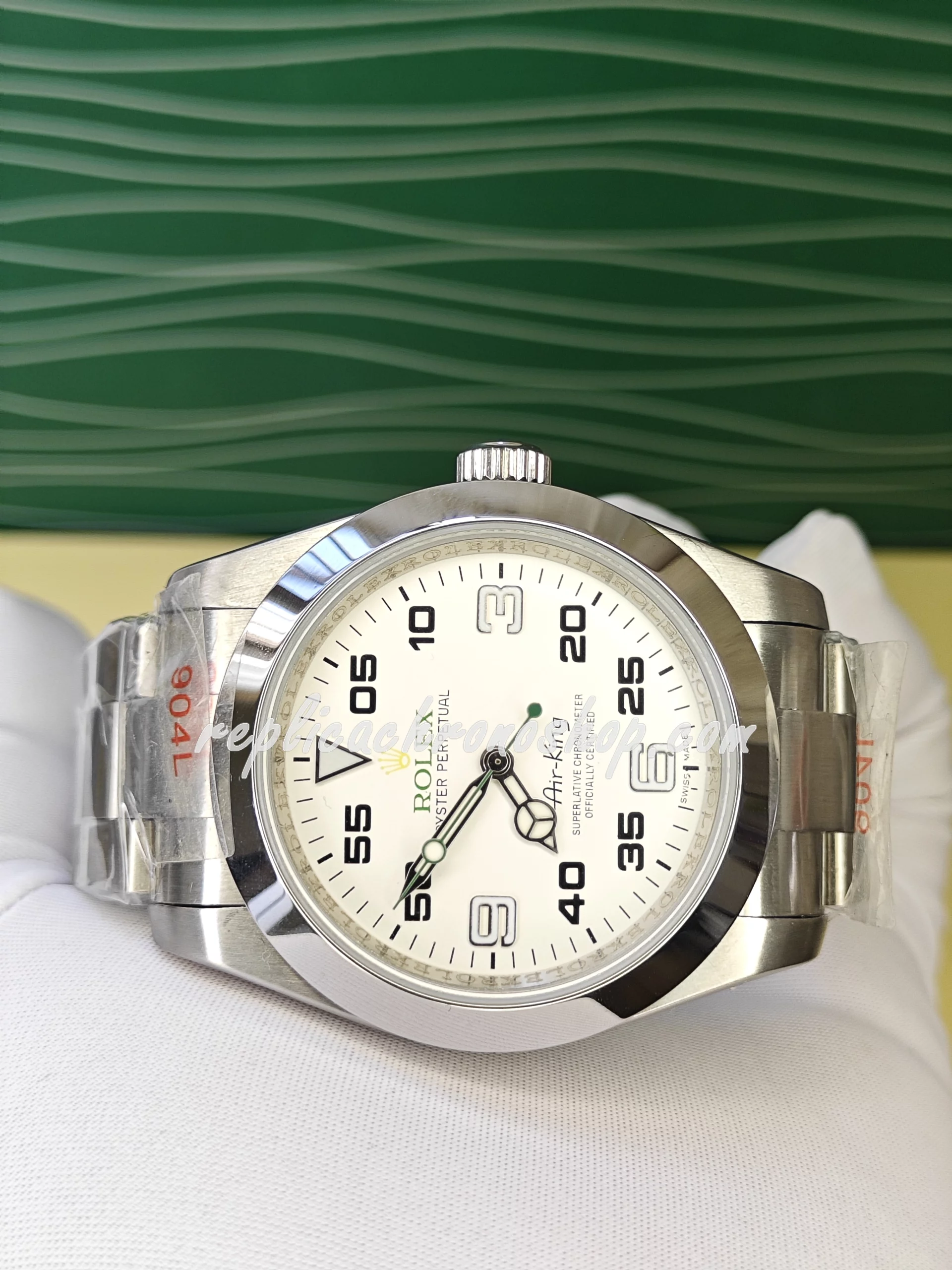 Replica Rolex Air-King 114200 – Elegant 34mm Stainless Steel Watch with White Dial & Sapphire Crystal - Image 3