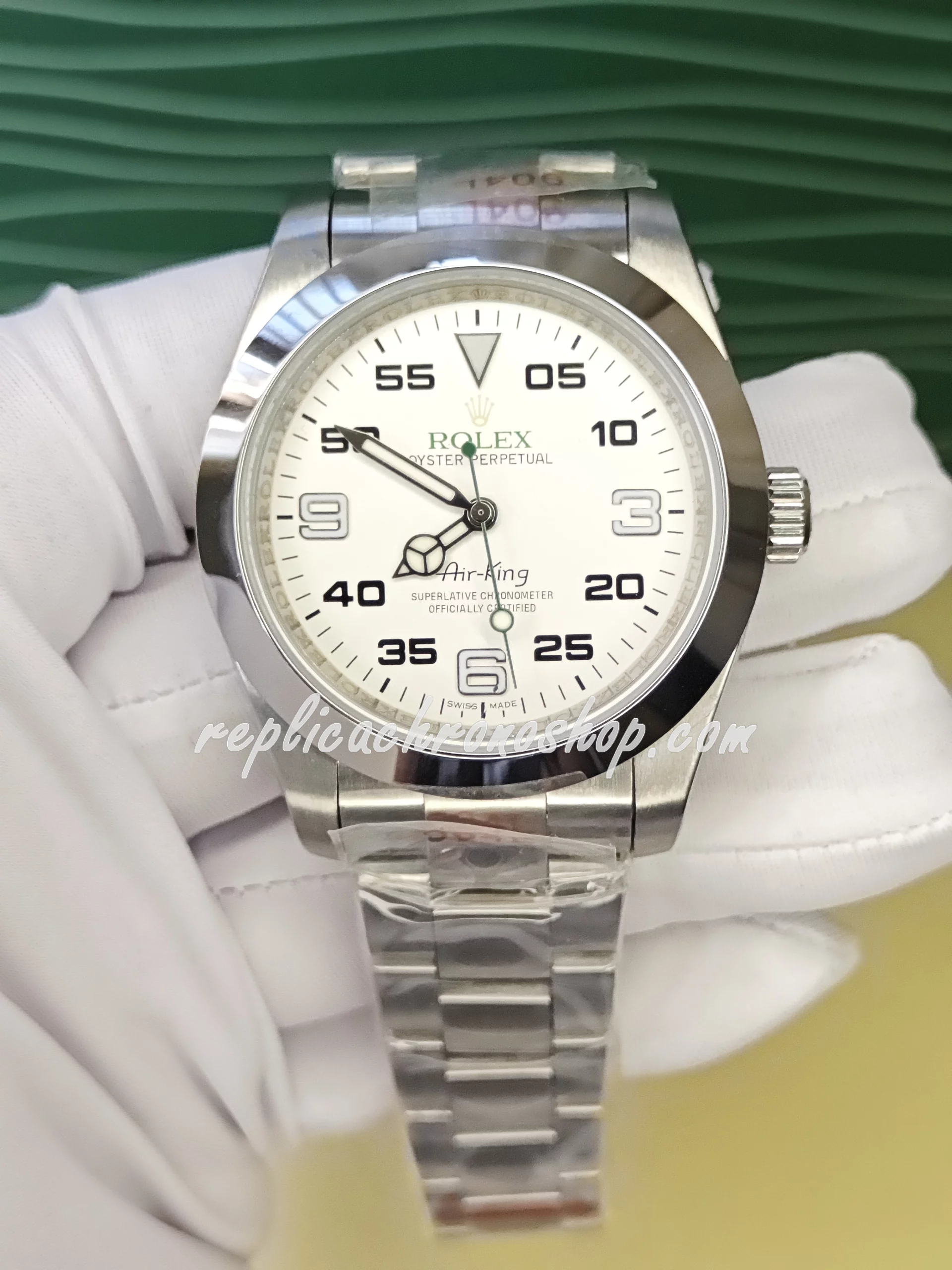 Replica Rolex Air-King 114200 – Elegant 34mm Stainless Steel Watch with White Dial & Sapphire Crystal