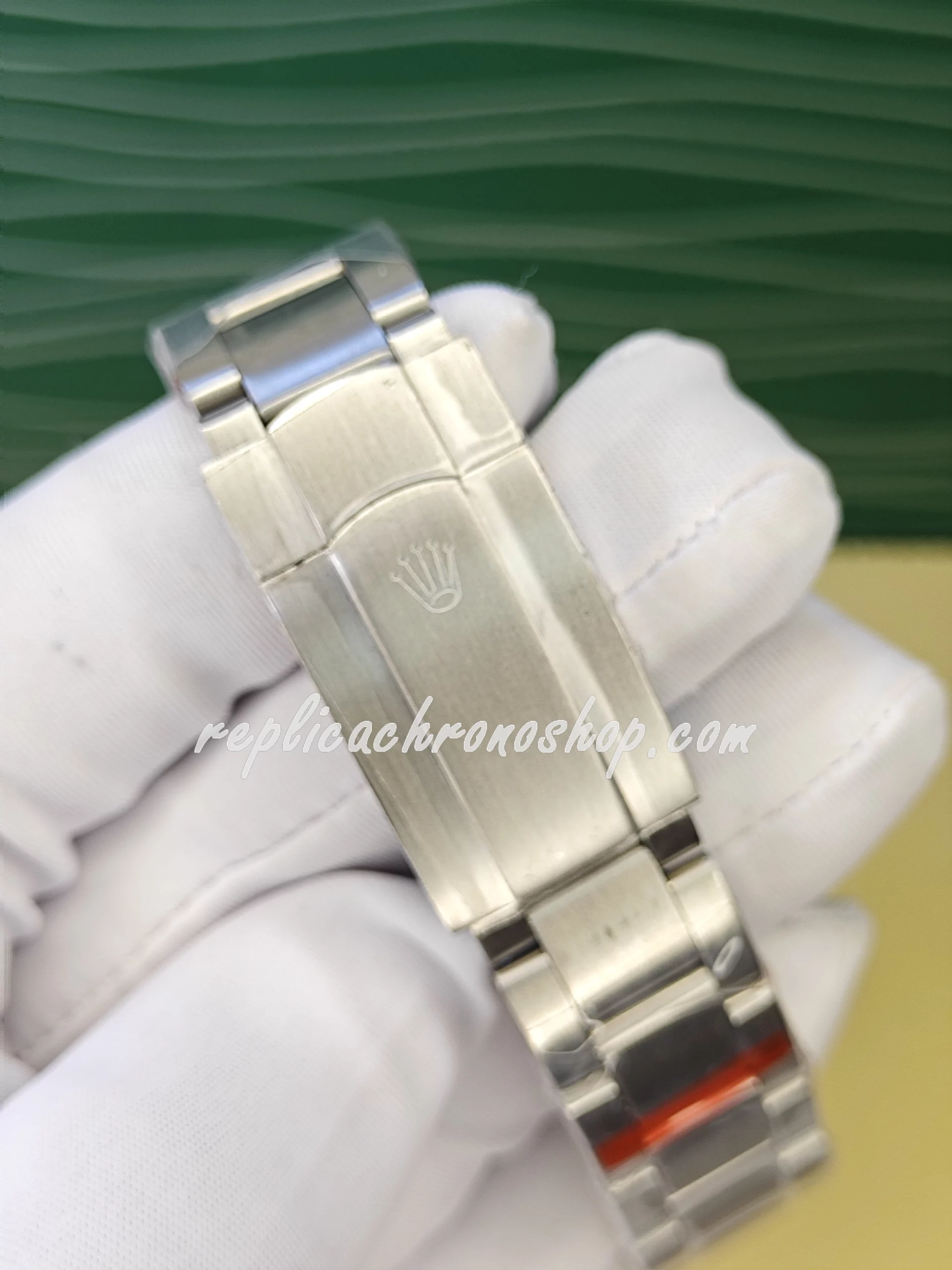 Replica Rolex Air-King 114200 – Elegant 34mm Stainless Steel Watch with White Dial & Sapphire Crystal - Image 8