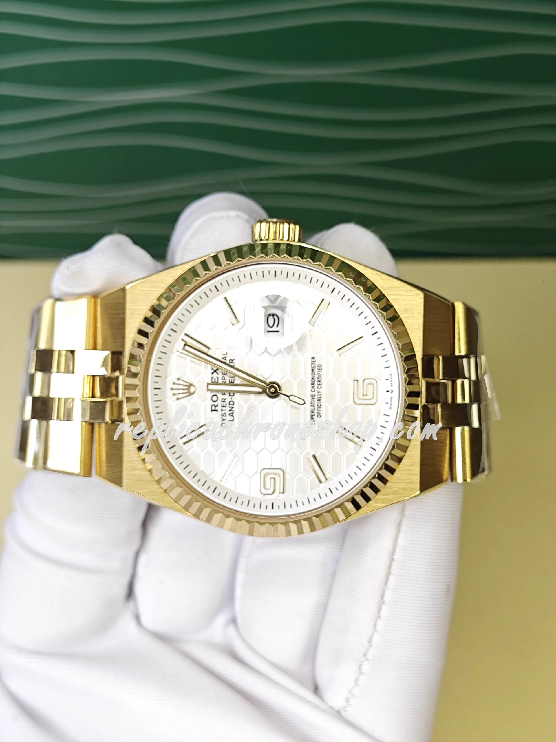 Replica Rolex Oyster Perpetual Date 127335 – 40mm White Honeycomb Dial, 14k Gold-Plated Stainless Steel Bracelet - Image 3
