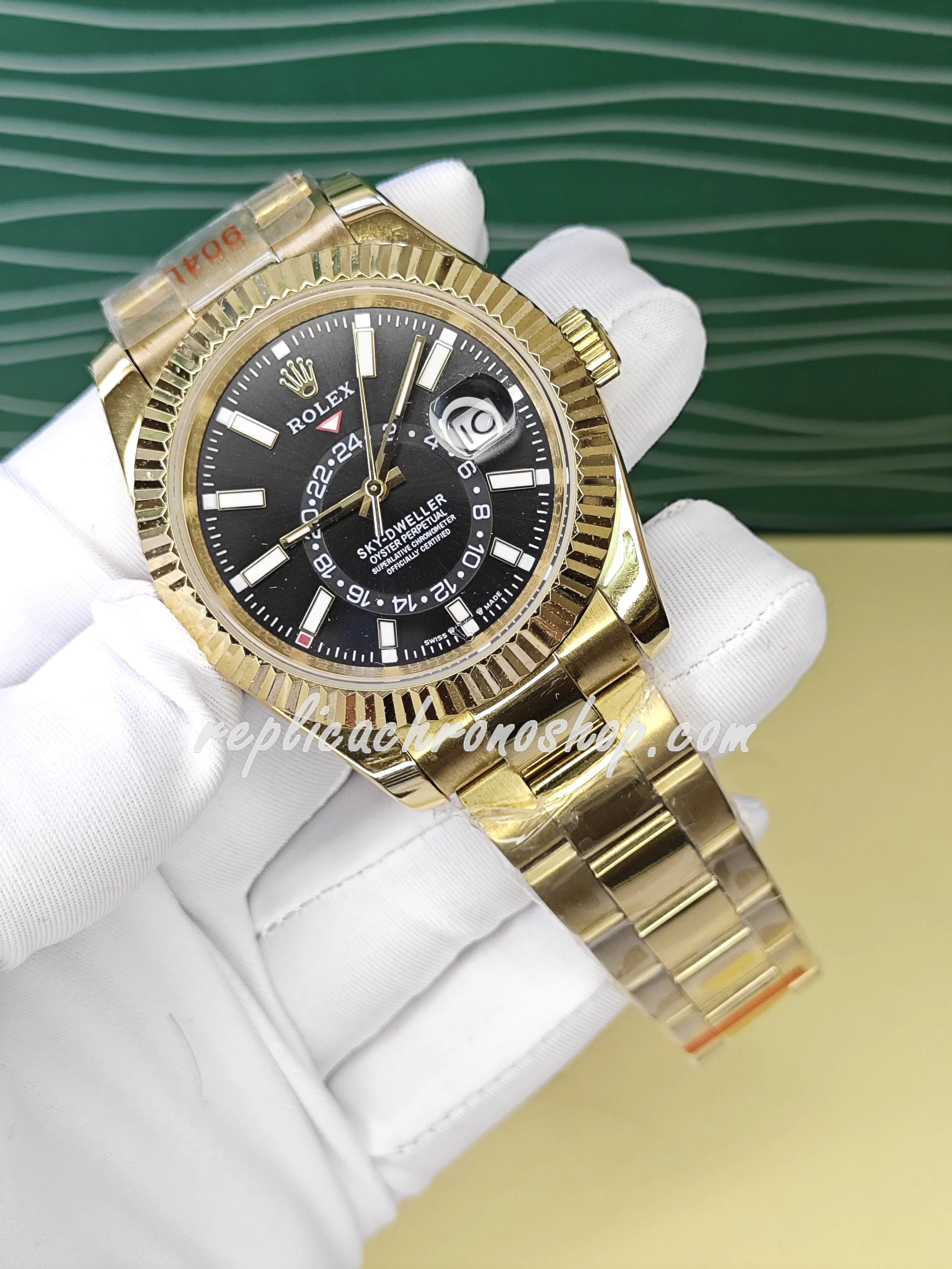 Replica Rolex Sky-Dweller 326938: Swiss-Made Automatic Movement & Elegant Design - Image 2