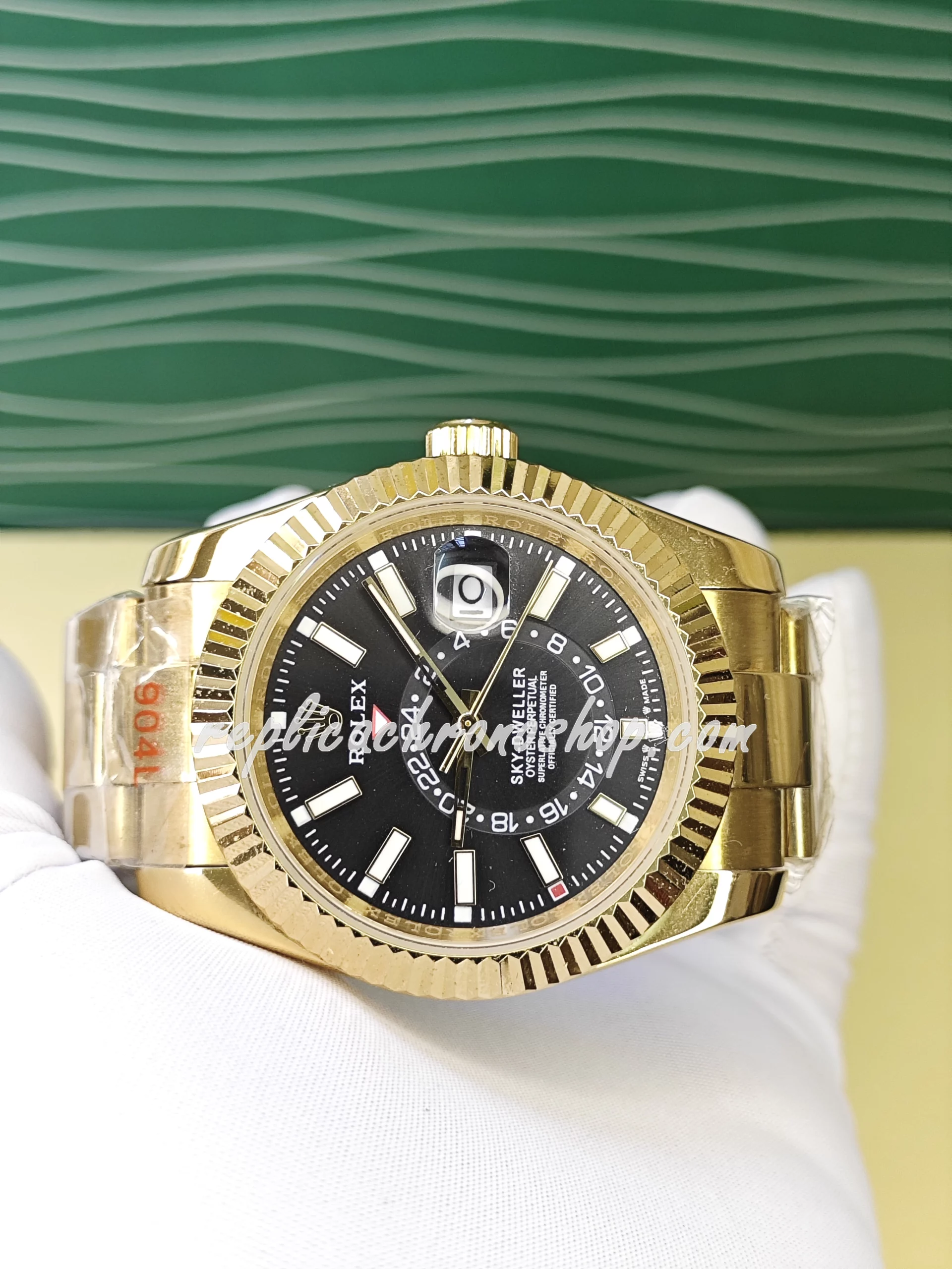 Replica Rolex Sky-Dweller 326938: Swiss-Made Automatic Movement & Elegant Design - Image 3