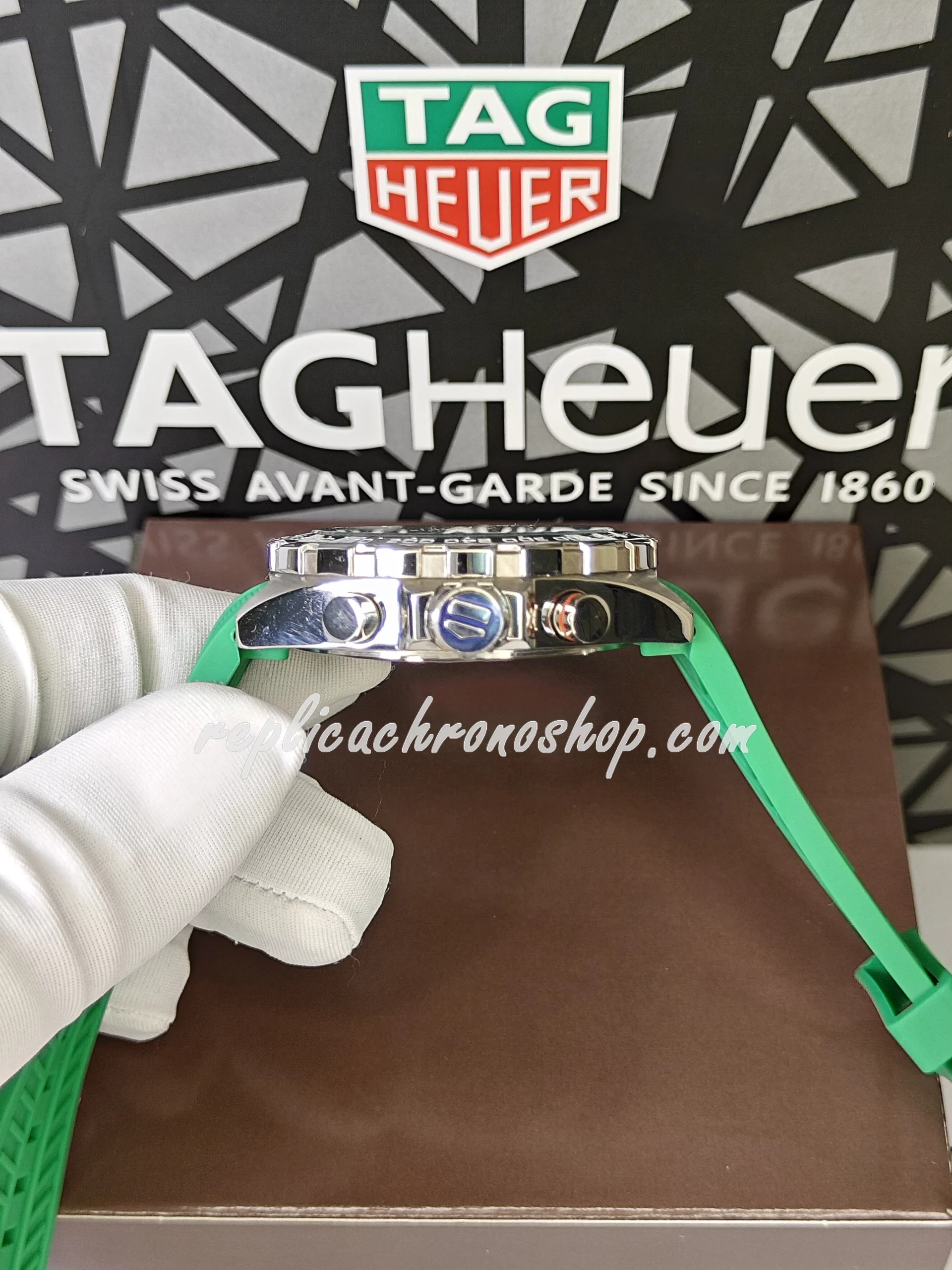 Replica TAG Heuer Formula 1 CAZ201H.BA0876 Chronograph | Swiss-Made Luxury Watch with Green Ceramic Bezel - Image 5