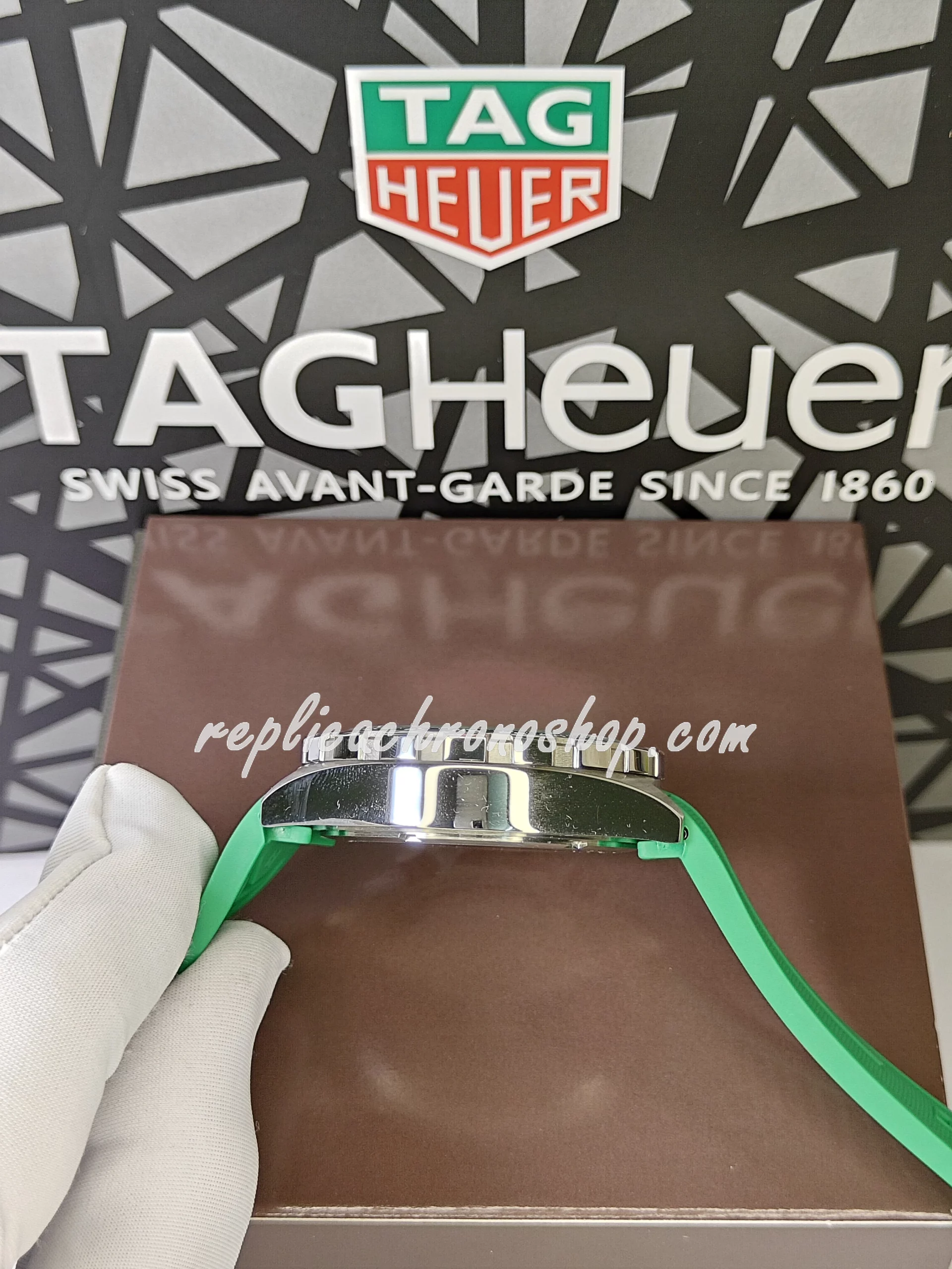 Replica TAG Heuer Formula 1 CAZ201H.BA0876 Chronograph | Swiss-Made Luxury Watch with Green Ceramic Bezel - Image 6