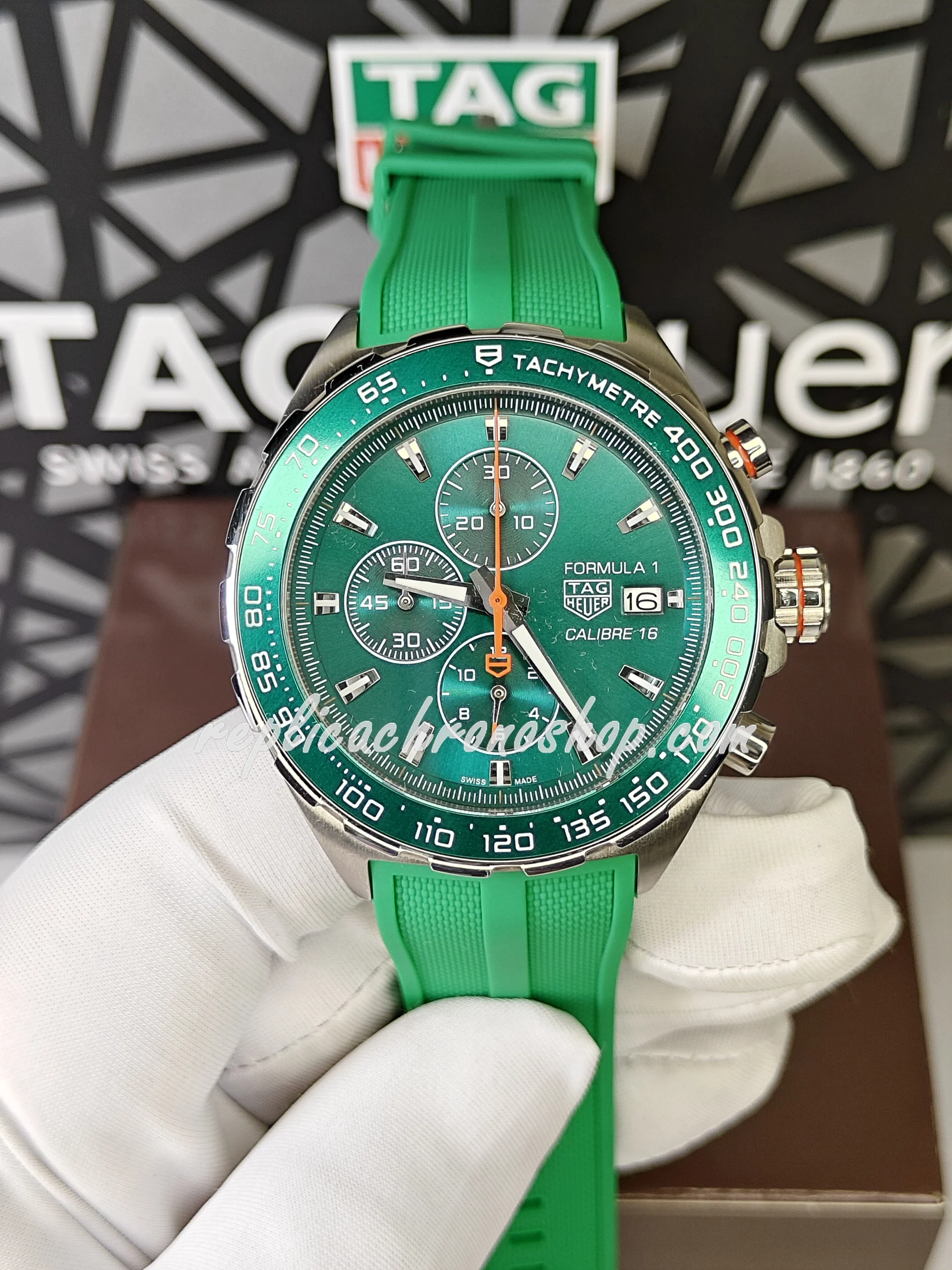 Replica TAG Heuer Formula 1 CAZ201H.BA0876 Chronograph | Swiss-Made Luxury Watch with Green Ceramic Bezel