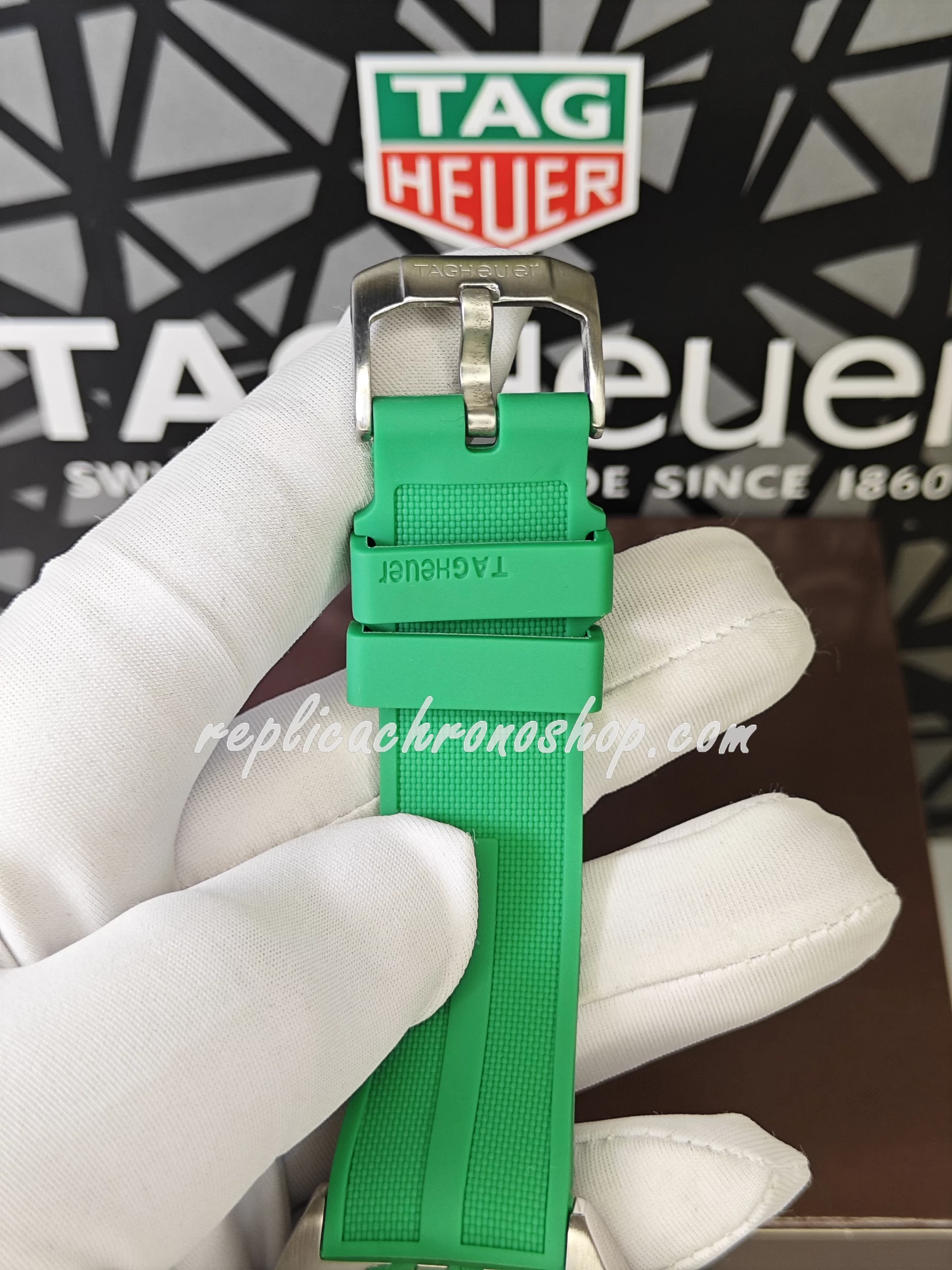 Replica TAG Heuer Formula 1 CAZ201H.BA0876 Chronograph | Swiss-Made Luxury Watch with Green Ceramic Bezel - Image 8
